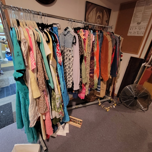 Meet your Posher, Jenn - Picture 3 of 16